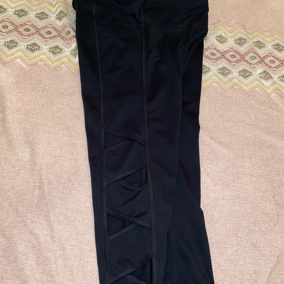 Champion Criss Cross Crop yoga Pants sz M - Picture 3 of 4